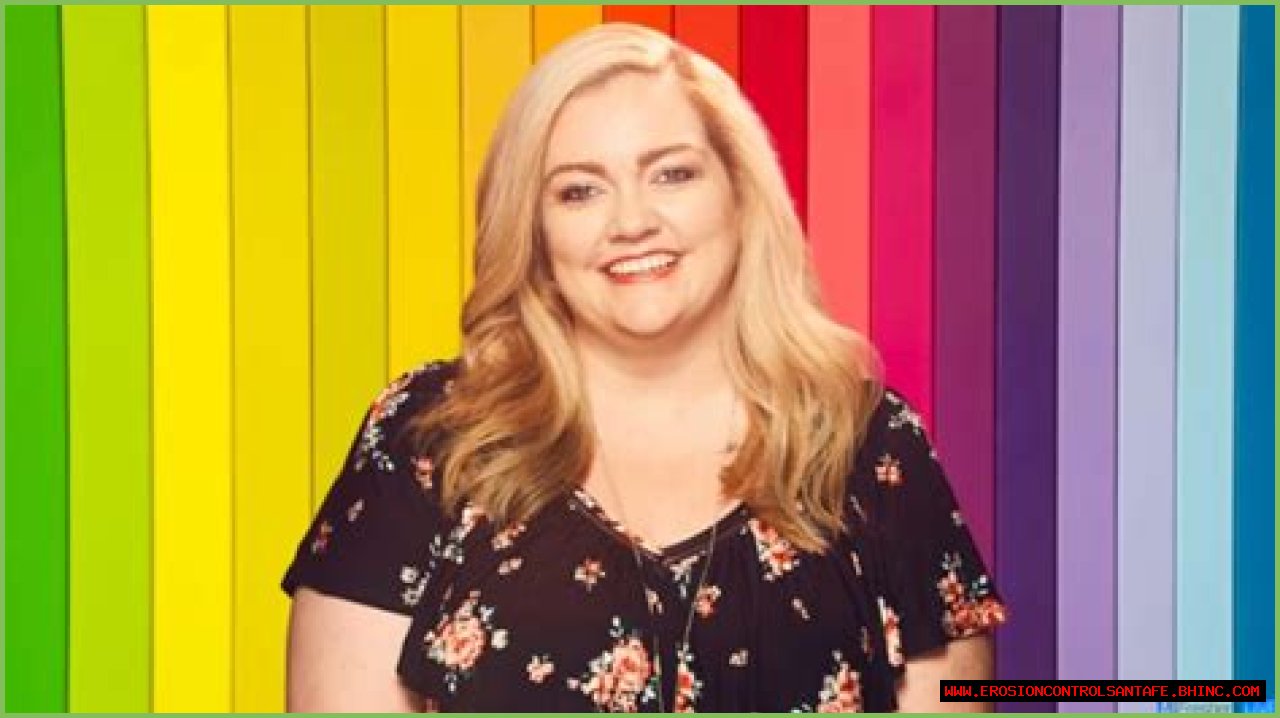 Colleen Hoover Net Worth in 2023 How Rich is She Now?