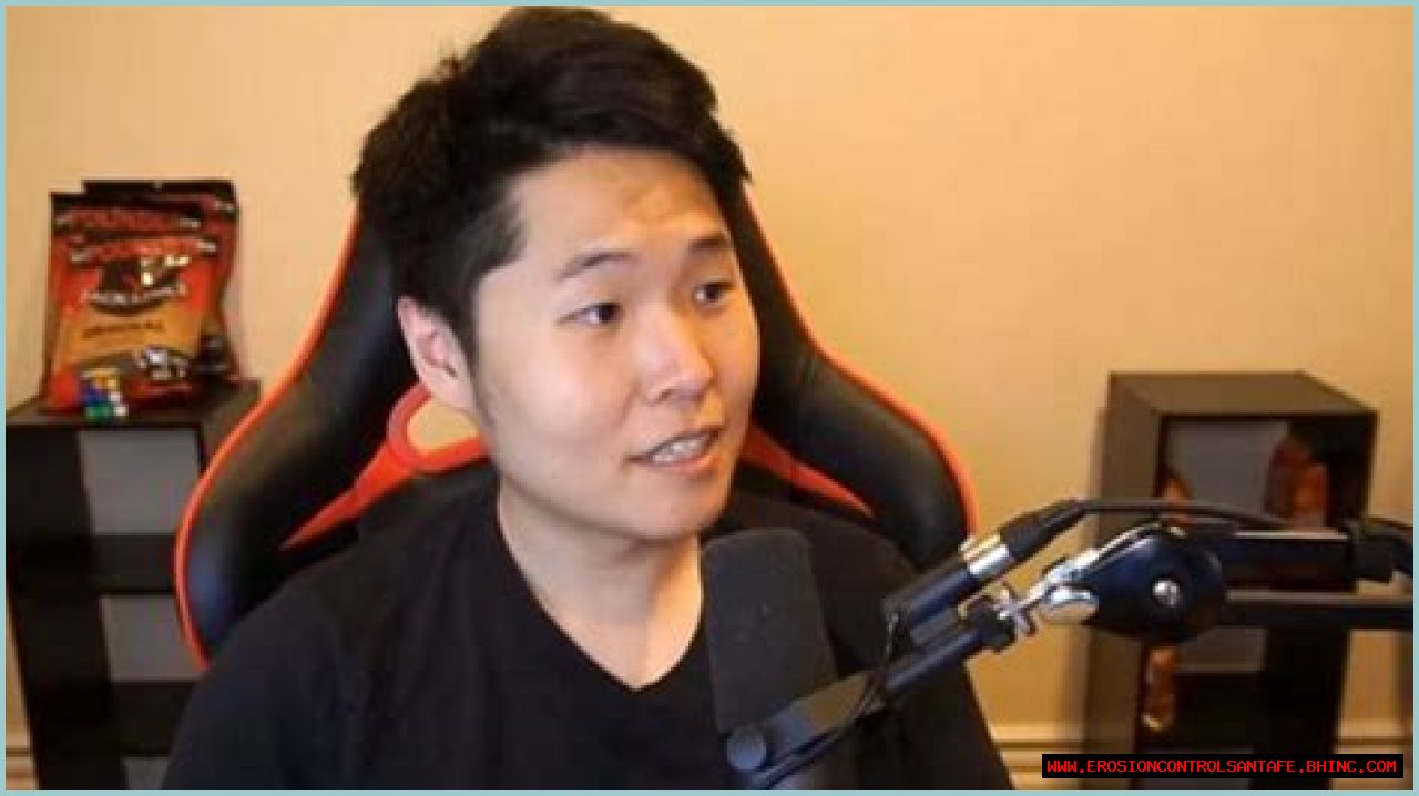 Disguised Toast explains why he took 'trash' Twitch deal after leaving Facebook Gaming