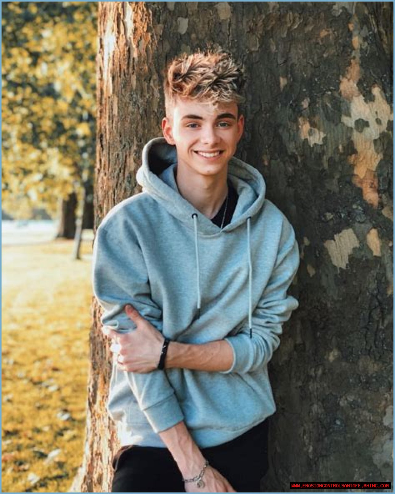 How old is Corbyn Besson? Age, Height, Girlfriend, Surgery