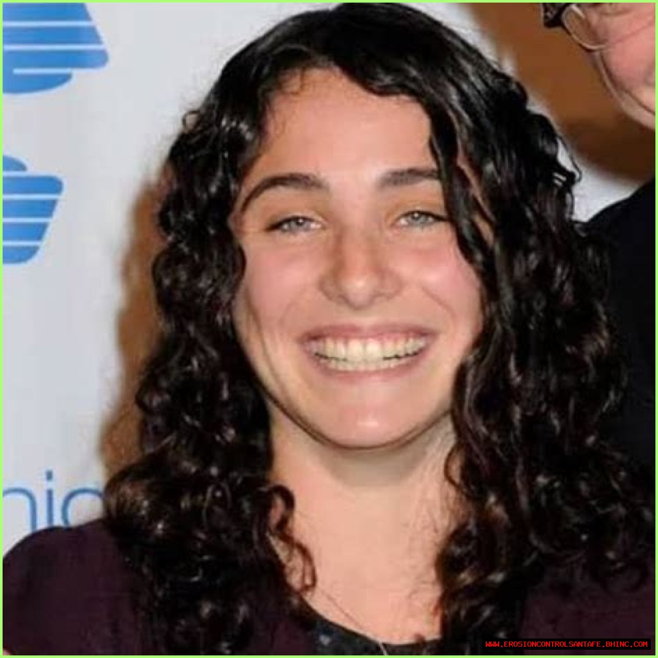 Jennifer Belle Saget - Bio, Age, Height, Single, Nationality, Body Measurement, Career