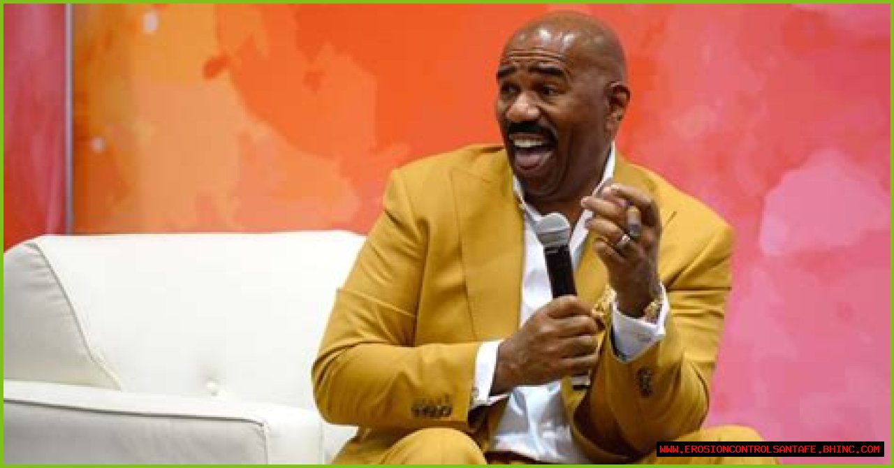 Steve Harvey goes shirtless: Fans 'thirst' over photos as Internet calls it another 'Covid-horny Twitter trend'