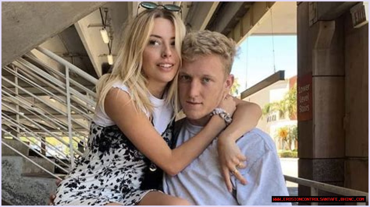 Tfue explains why he and Corinna Kopf have broken up again