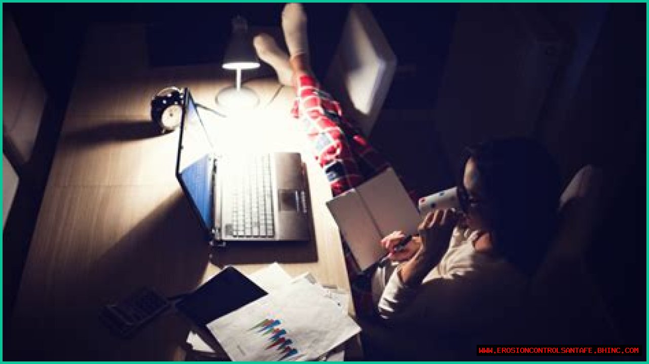 Why do students stay up late?